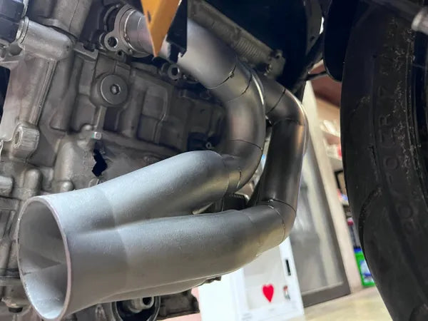 Suzuki GSXR1000 Pro One Side Mount Turbo Header (321 Stainless) Big Tube.